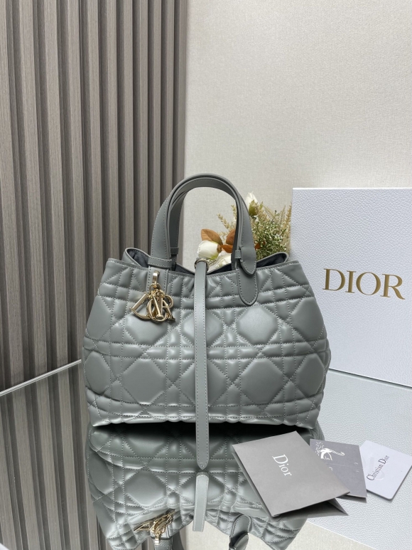 Dior Dior
