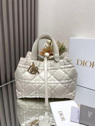 Dior Dior