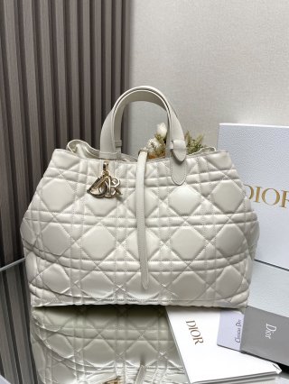 Dior Dior