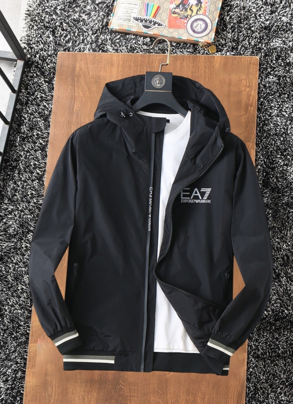 Hoodies & Sweatshirts