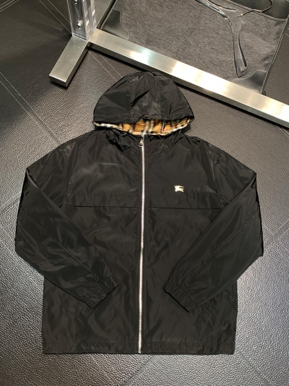 Hoodies & Sweatshirts