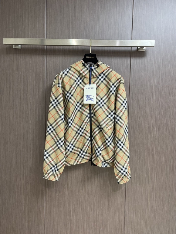 Hoodies & Sweatshirts Hoodies & Sweatshirts