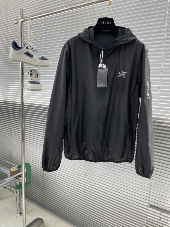 Hoodies & Sweatshirts Hoodies & Sweatshirts