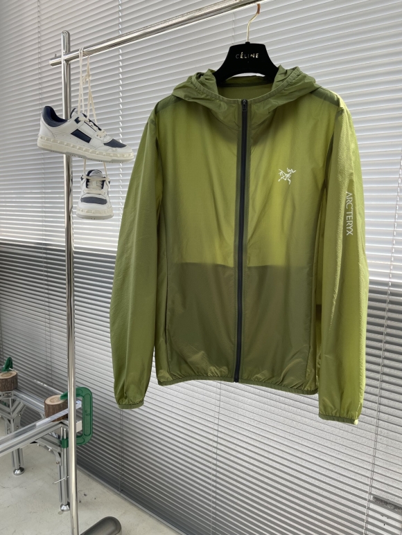 Hoodies & Sweatshirts Hoodies & Sweatshirts