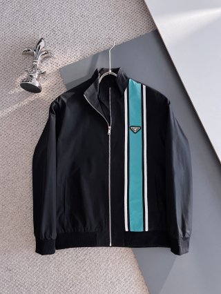 Hoodies & Sweatshirts