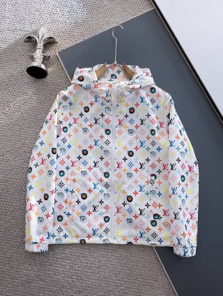 Hoodies & Sweatshirts