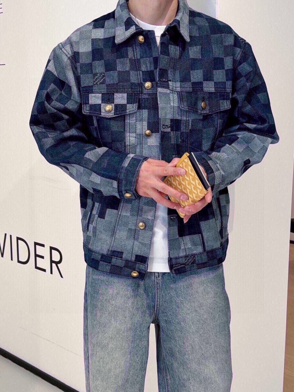 Coats & Jackets Coats & Jackets