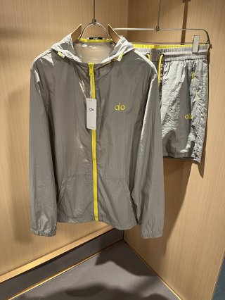 Hoodies & Sweatshirts Hoodies & Sweatshirts