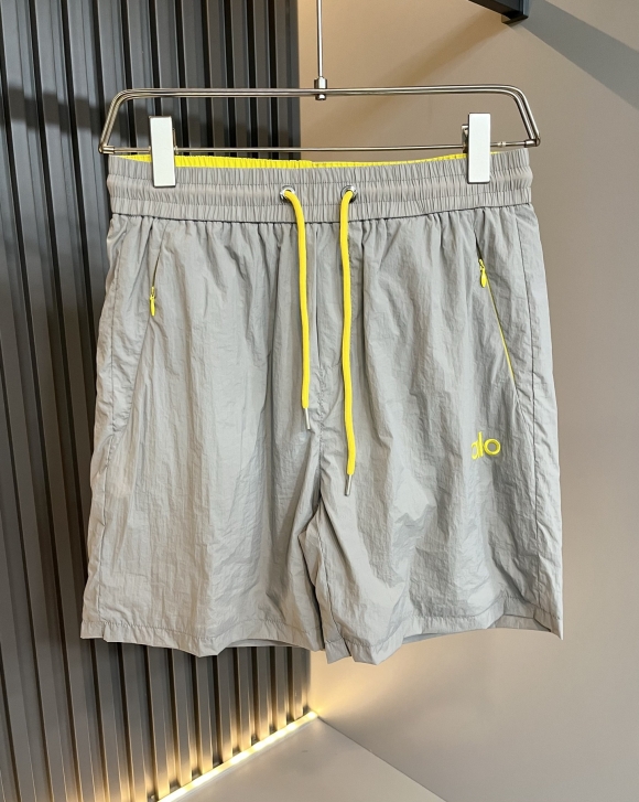 Hoodies & Sweatshirts