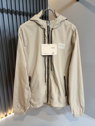 Hoodies & Sweatshirts