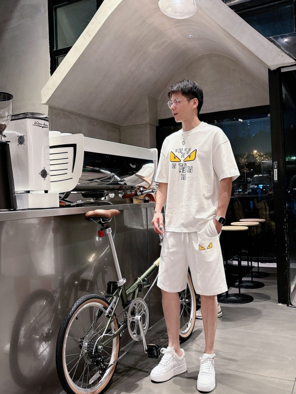 Leisure suit Leisure suit