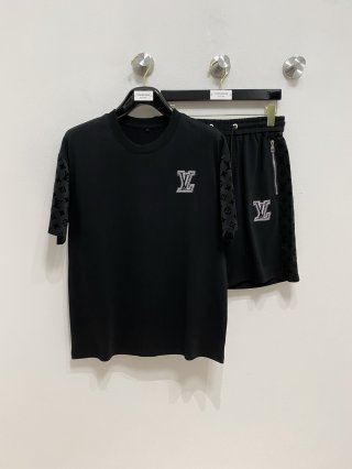 Leisure suit Leisure suit