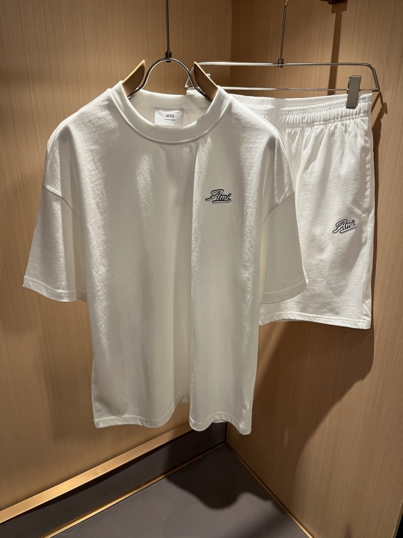 Leisure suit Leisure suit