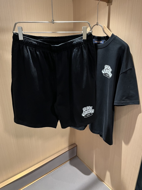 Leisure suit Leisure suit