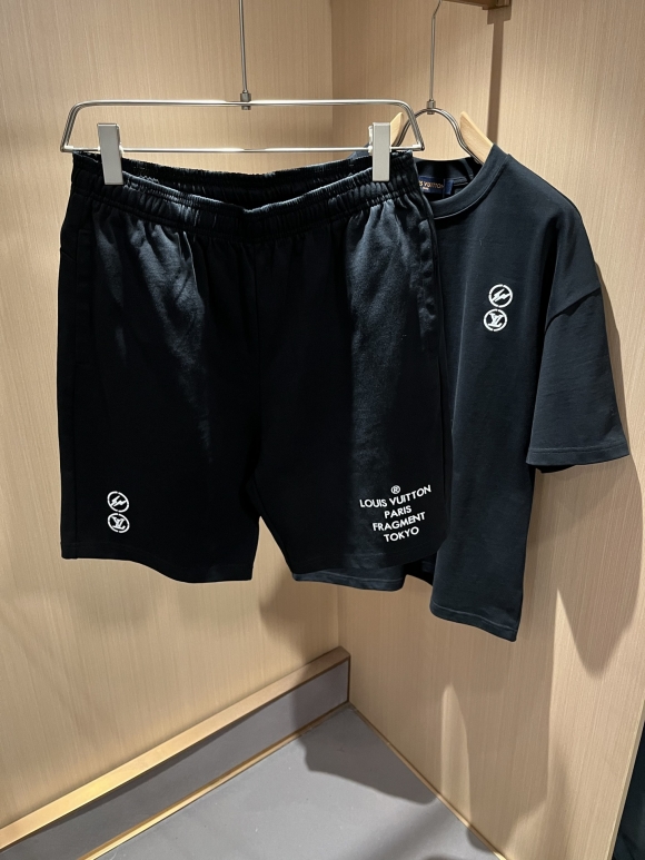 Leisure suit Leisure suit