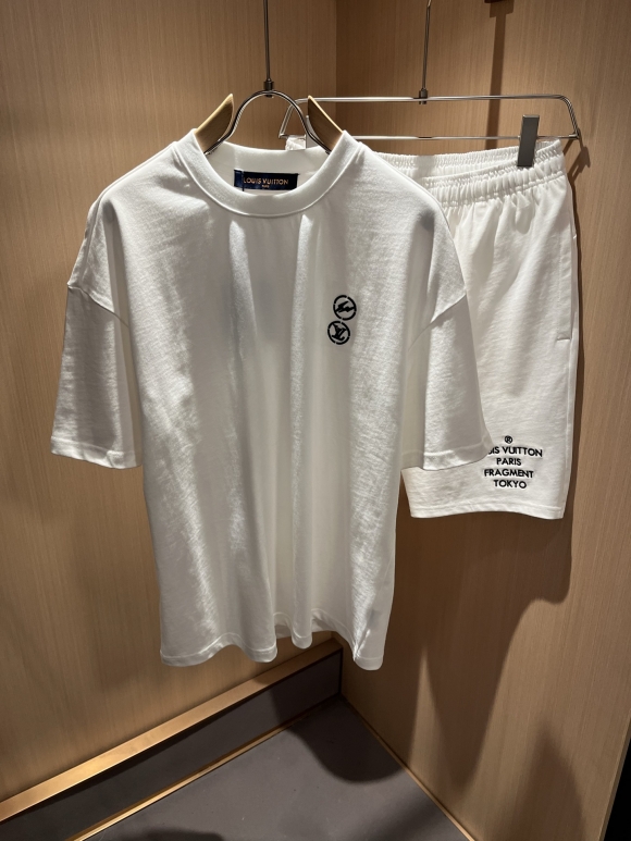 Leisure suit Leisure suit