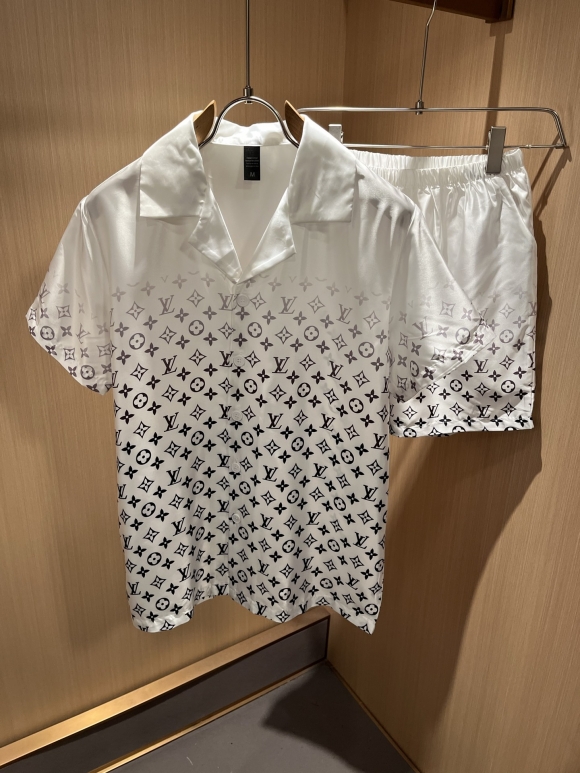 Leisure suit Leisure suit