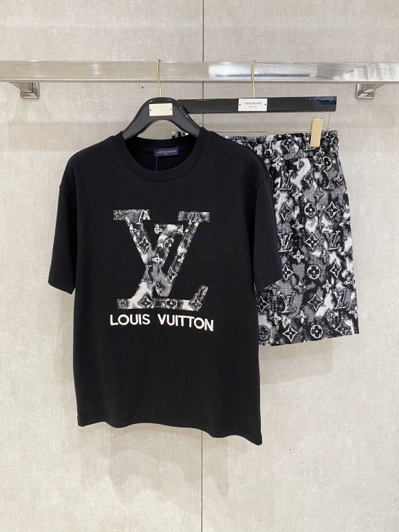 Leisure suit Leisure suit