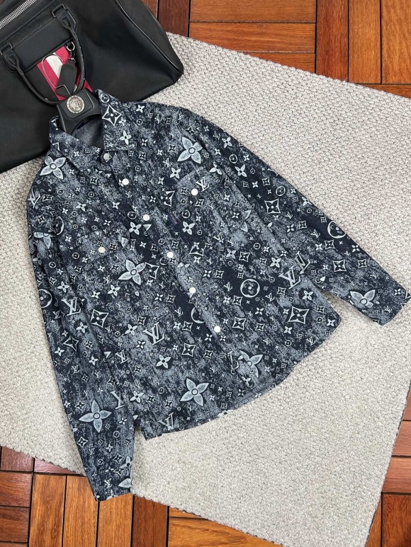 Coats & Jackets Coats & Jackets