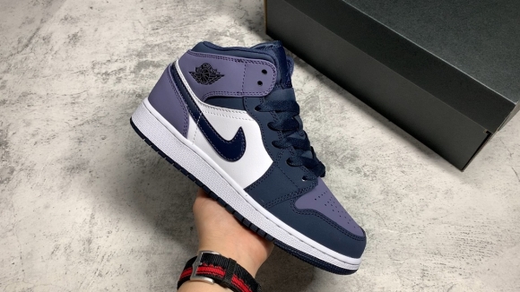 AirJordan1MidSHOES