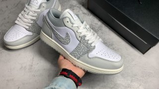 AirJordan1LowSHOES
