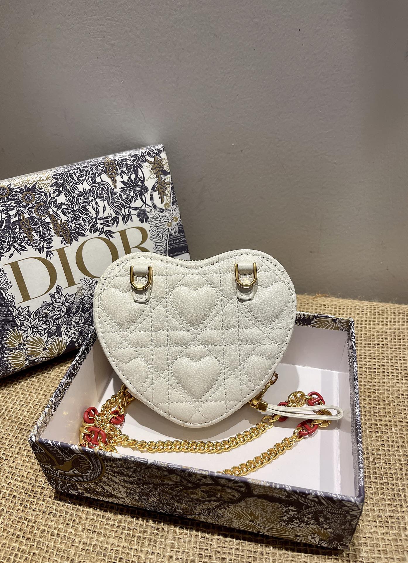 Dior
