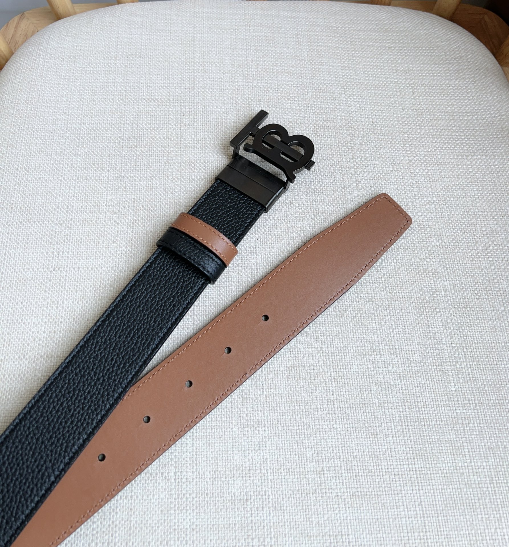 Burberry-Belts