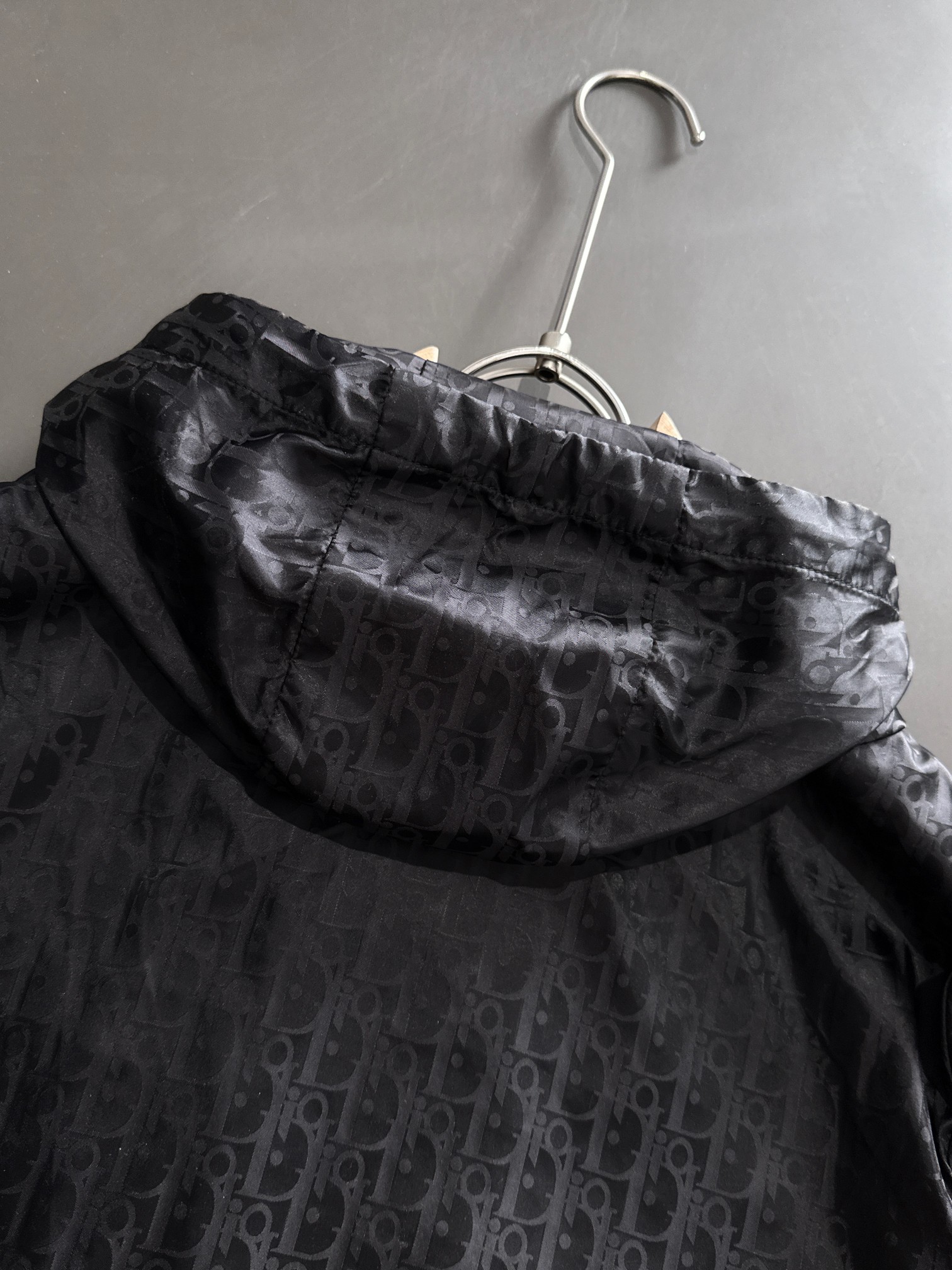 Hoodies & Sweatshirts