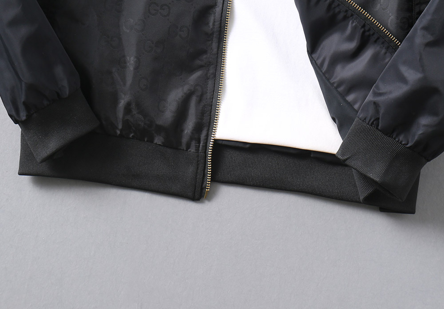 Hoodies & Sweatshirts