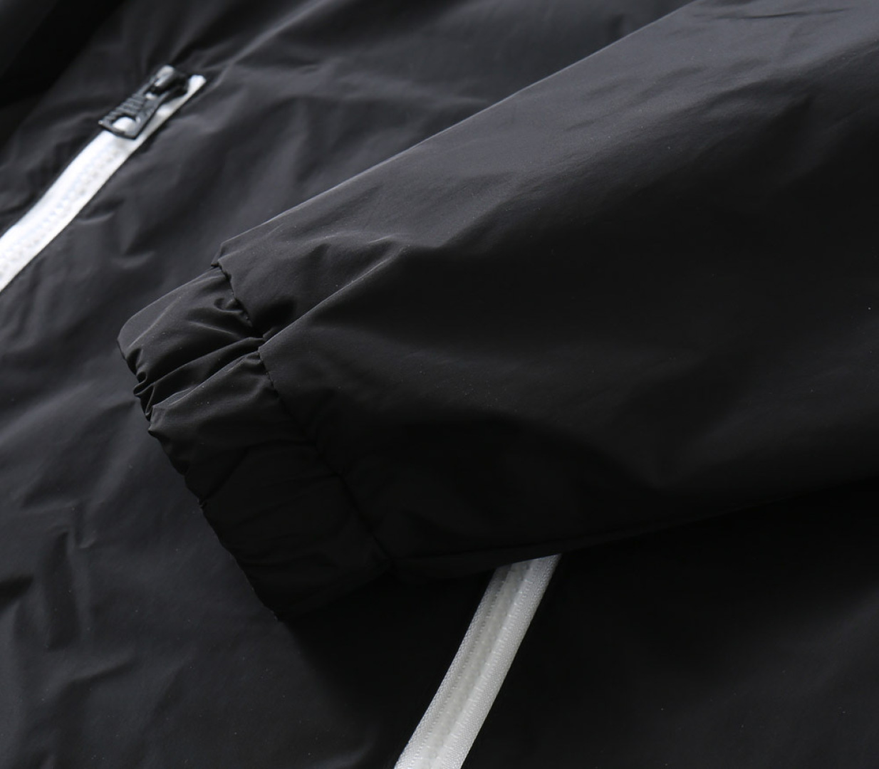 Hoodies & Sweatshirts