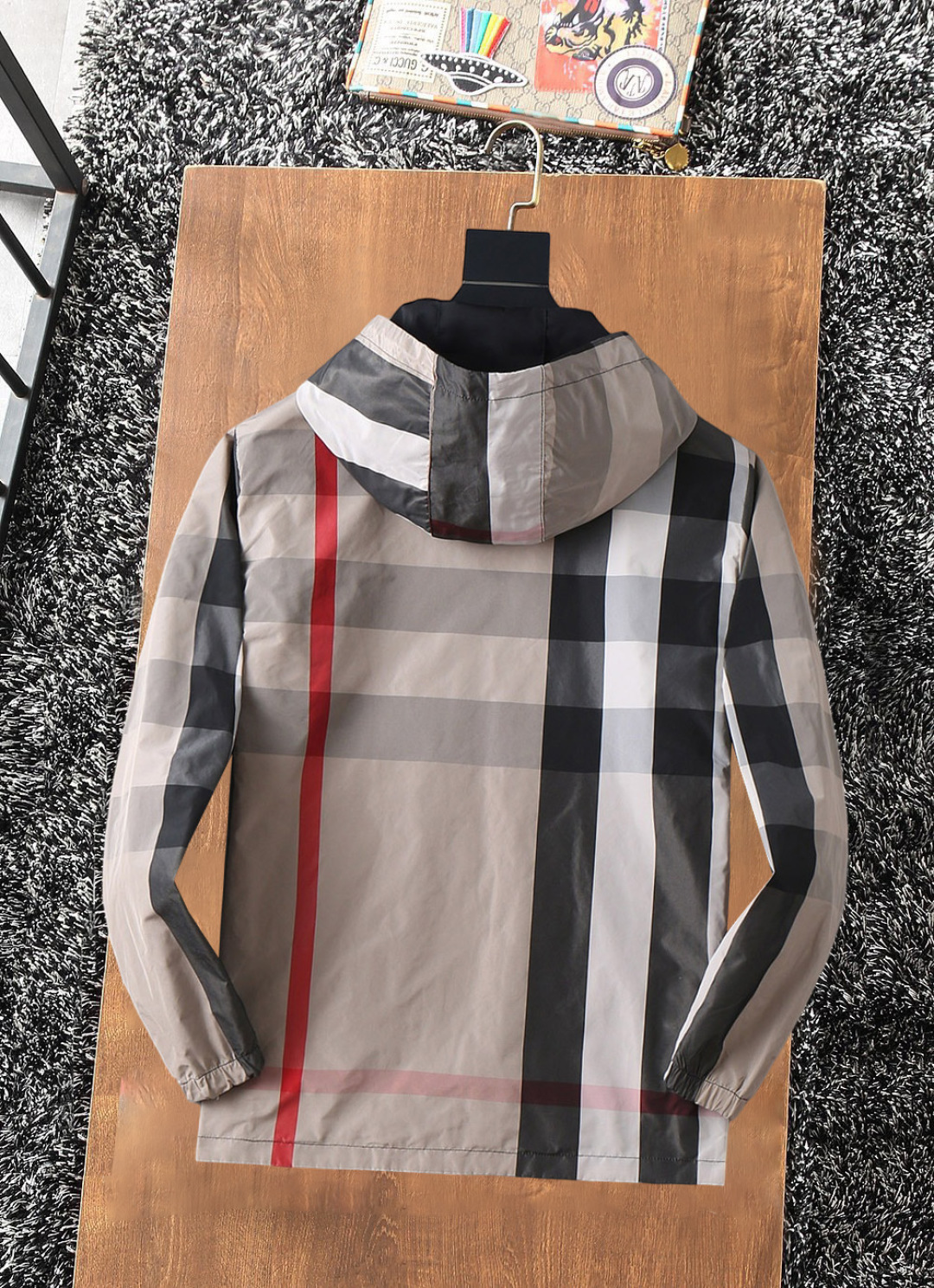 Hoodies & Sweatshirts