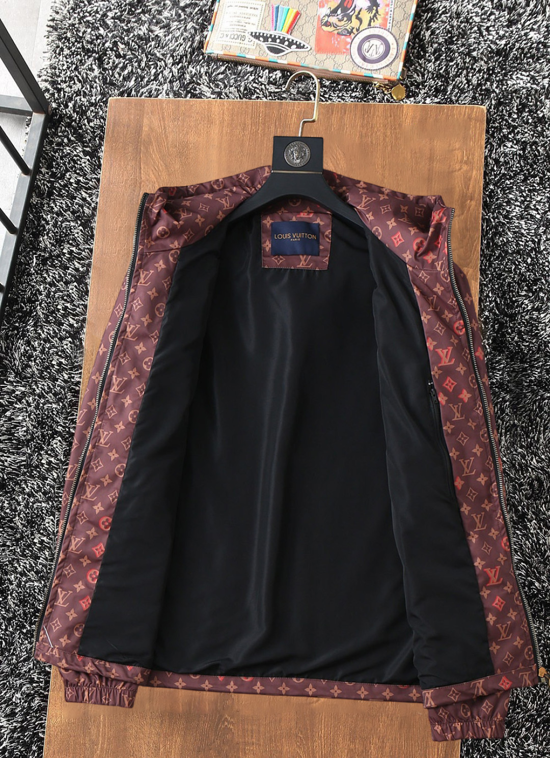 Hoodies & Sweatshirts