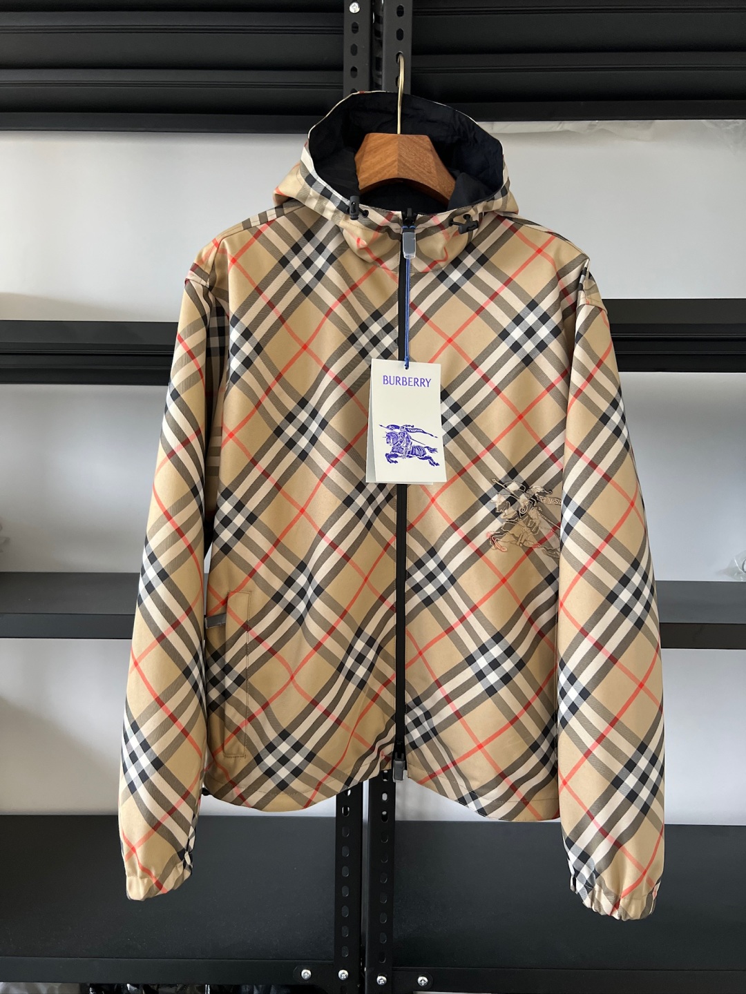 Hoodies & Sweatshirts