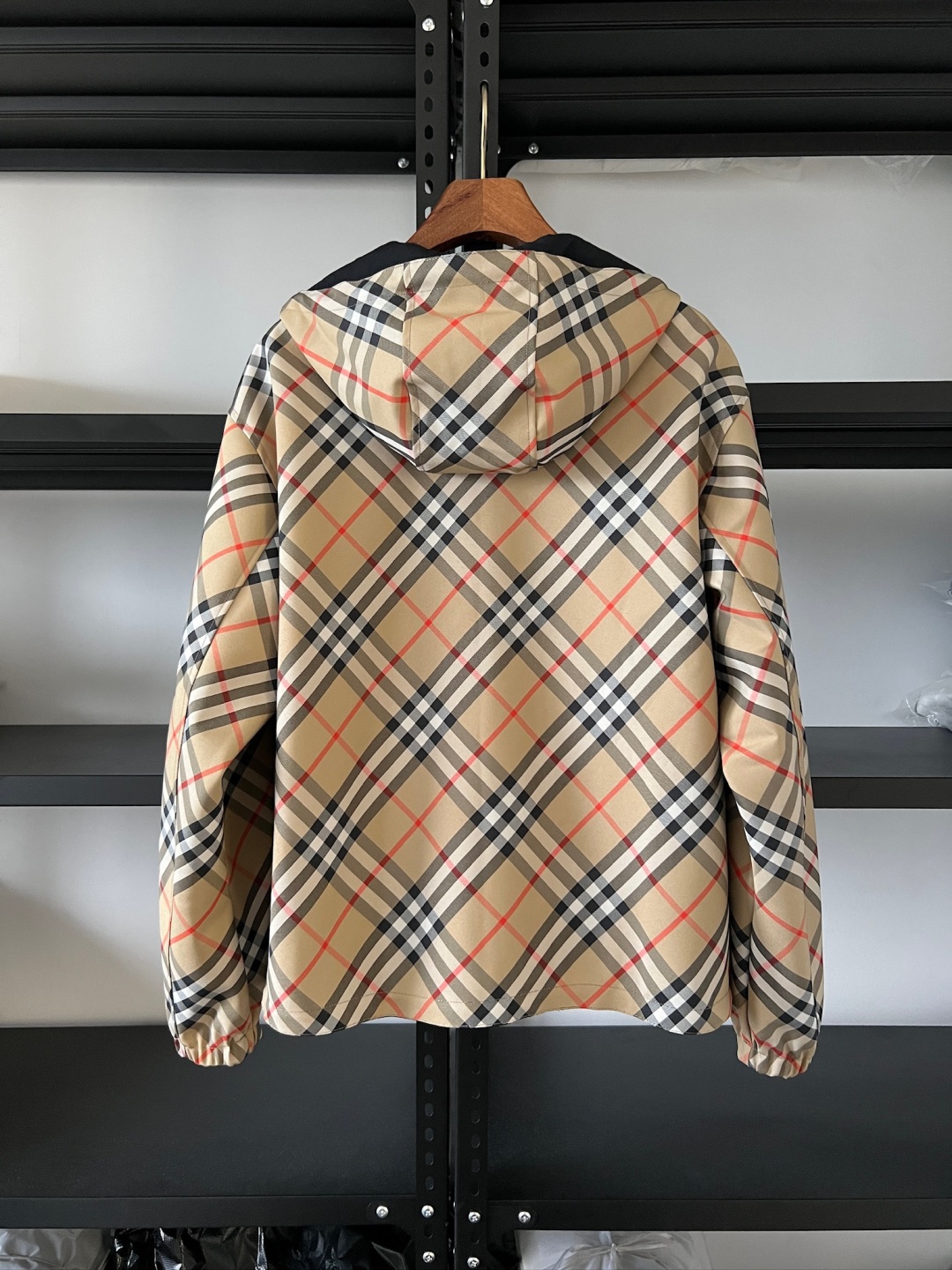 Hoodies & Sweatshirts