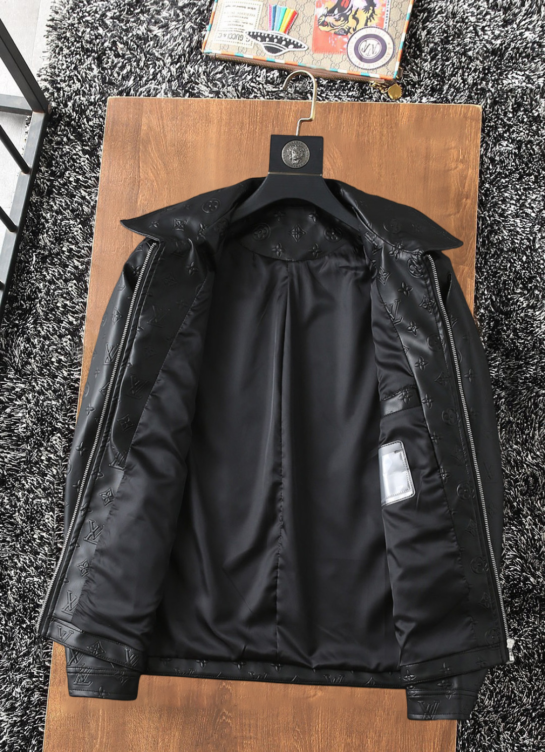 Hoodies & Sweatshirts