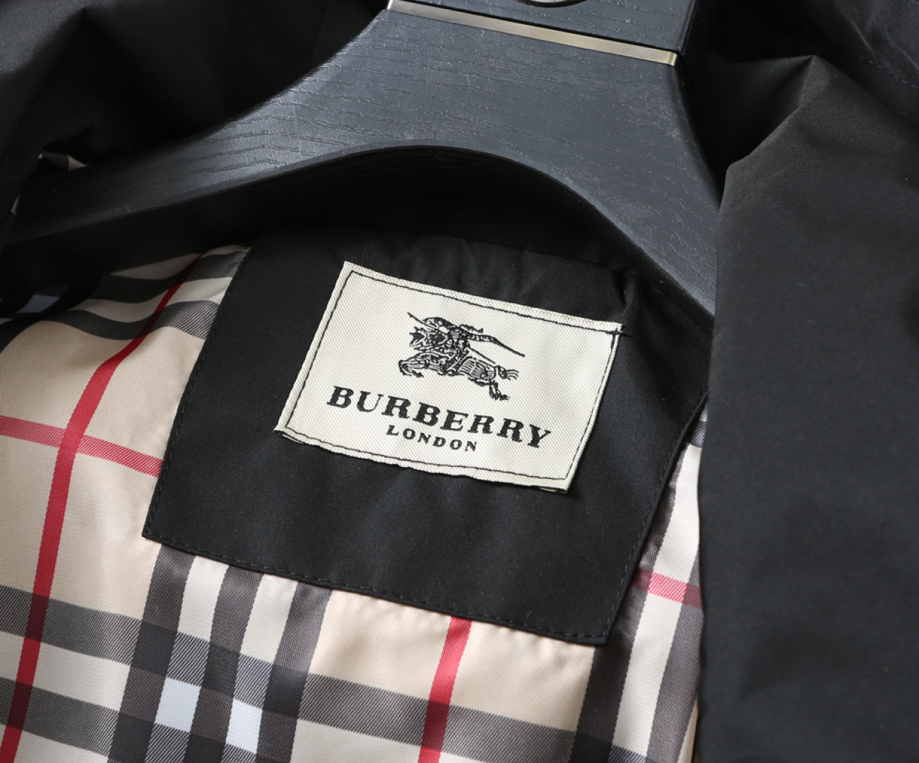 Hoodies & Sweatshirts