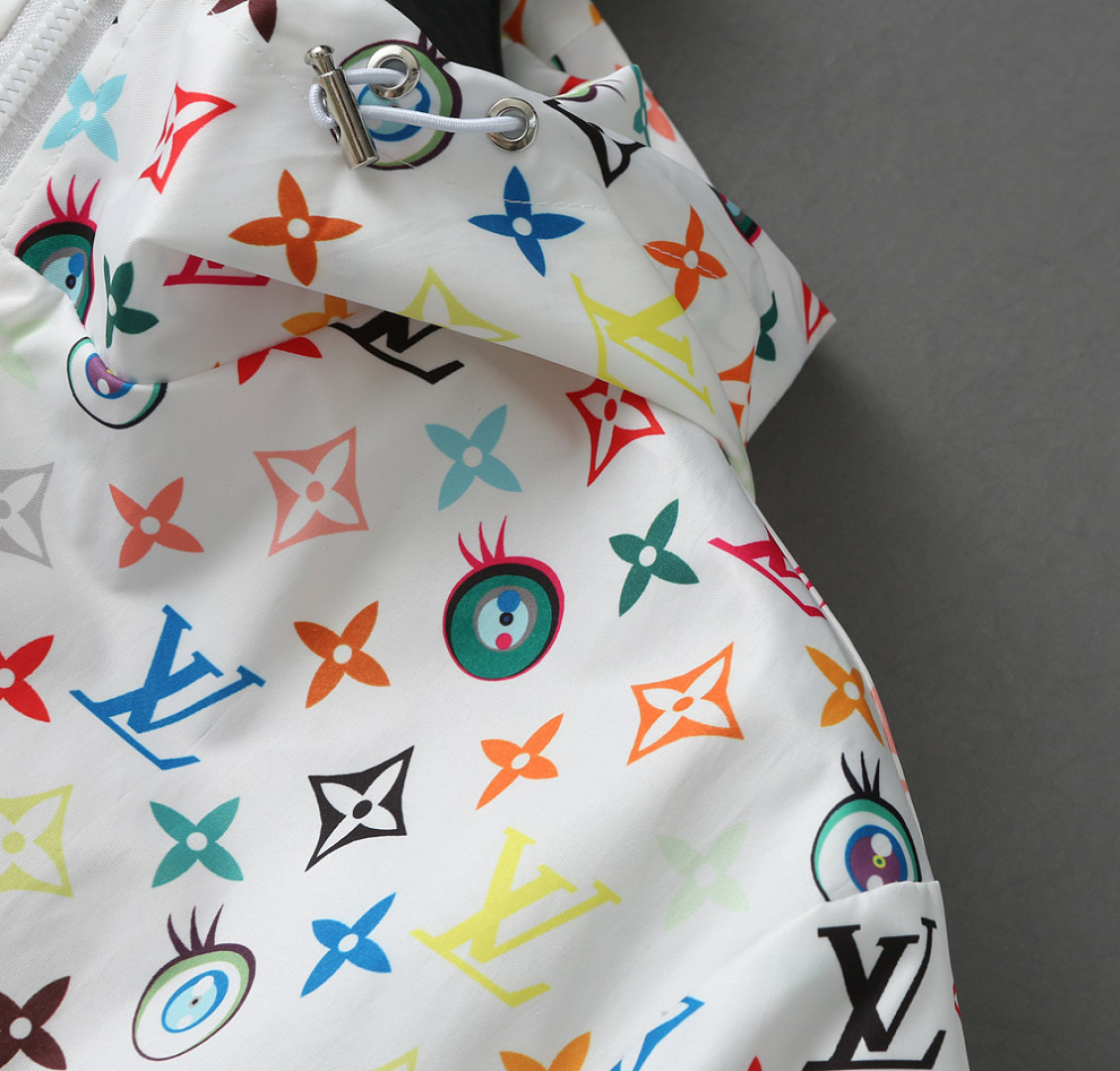 Hoodies & Sweatshirts