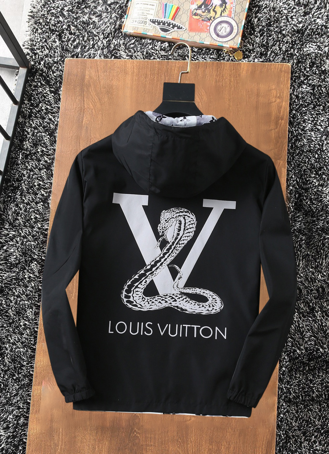 Hoodies & Sweatshirts