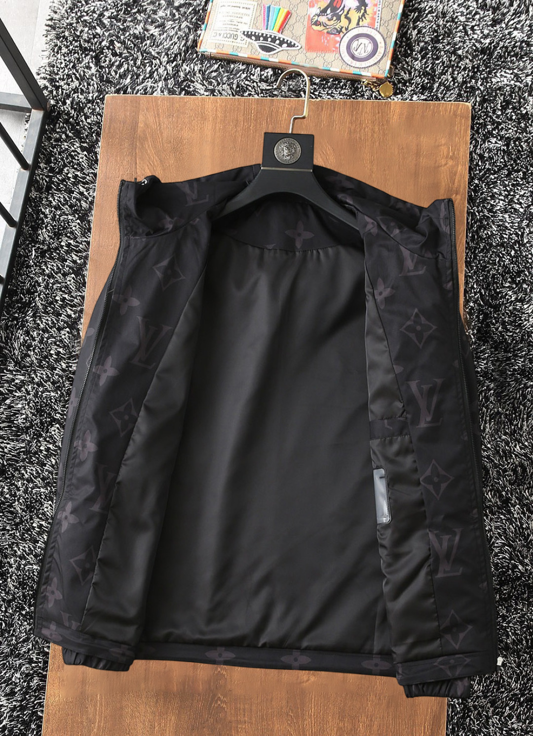 Hoodies & Sweatshirts