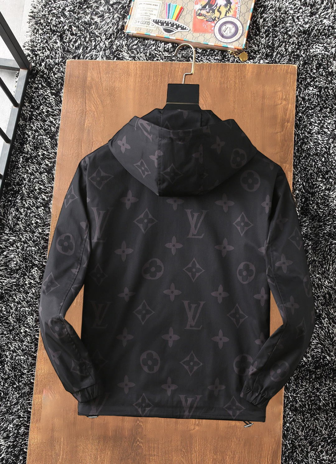 Hoodies & Sweatshirts