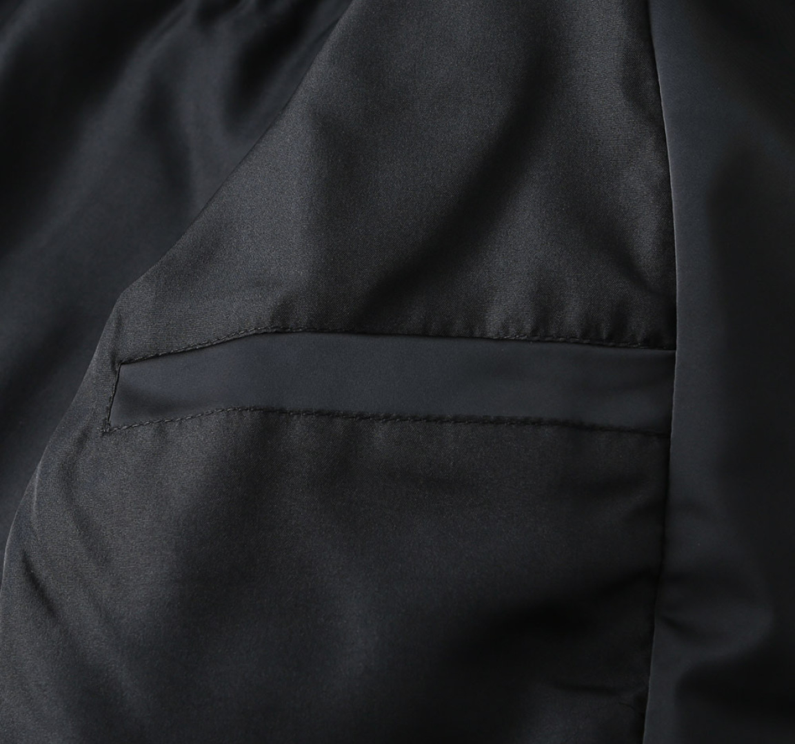 Hoodies & Sweatshirts