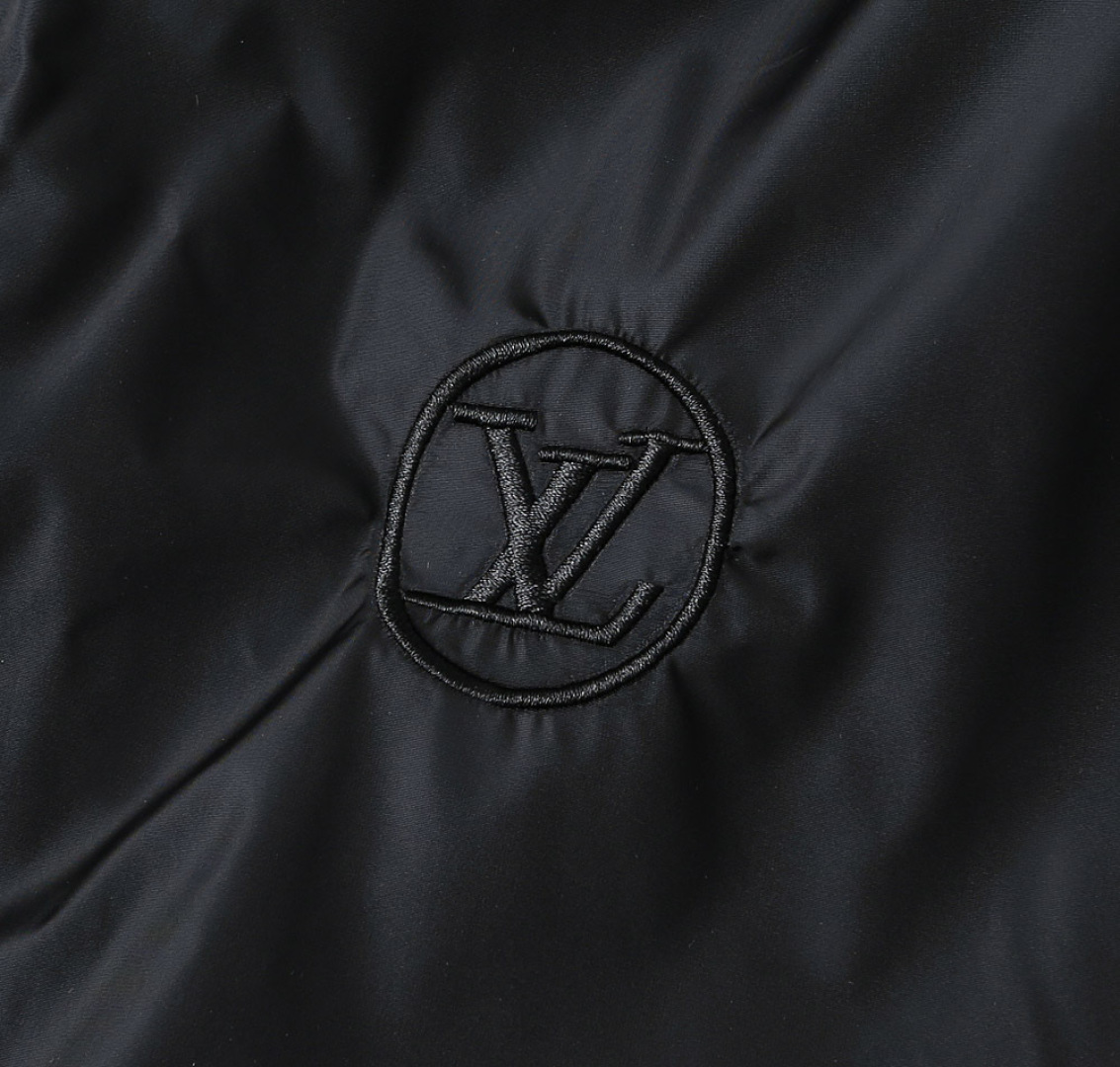 Hoodies & Sweatshirts