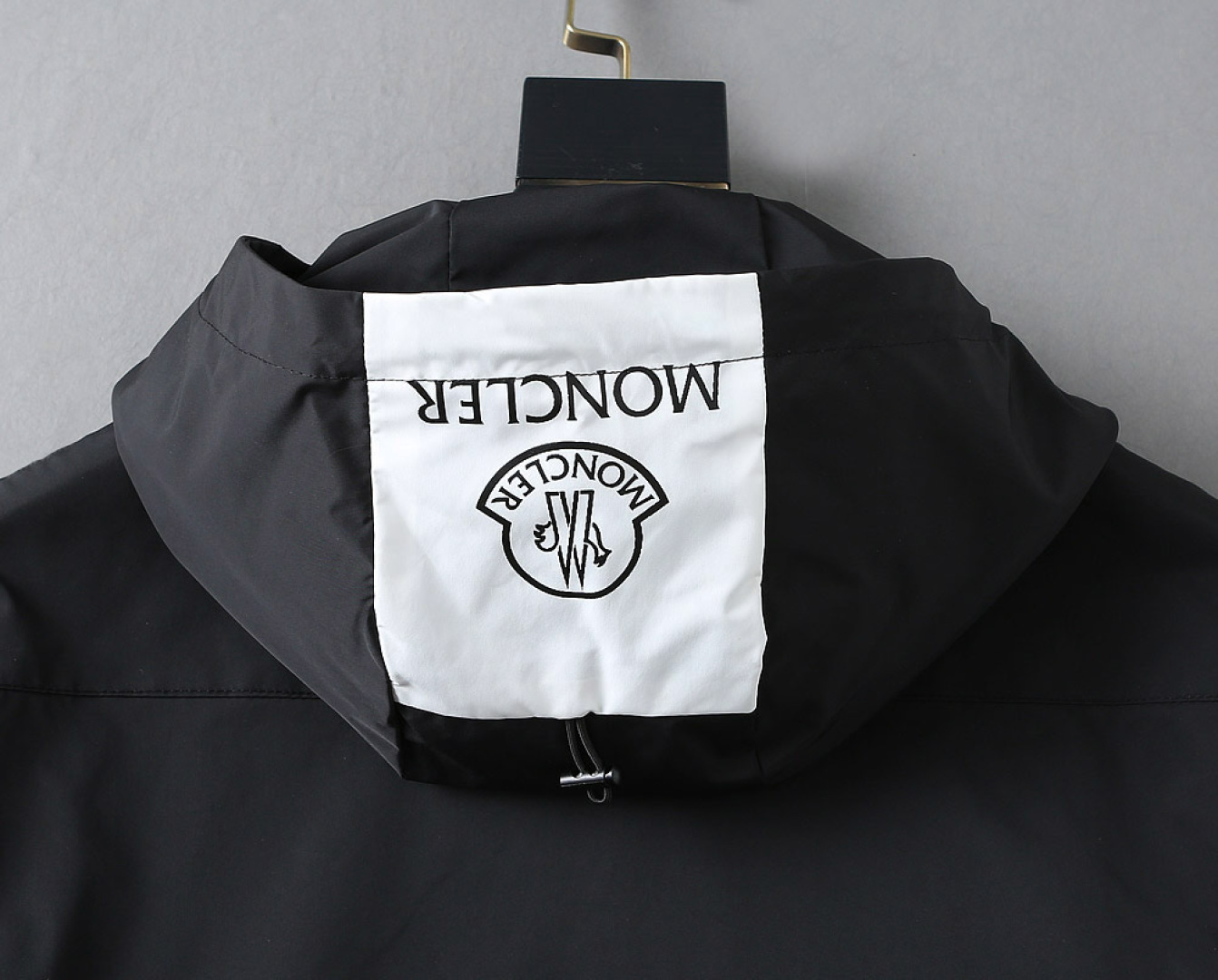 Hoodies & Sweatshirts