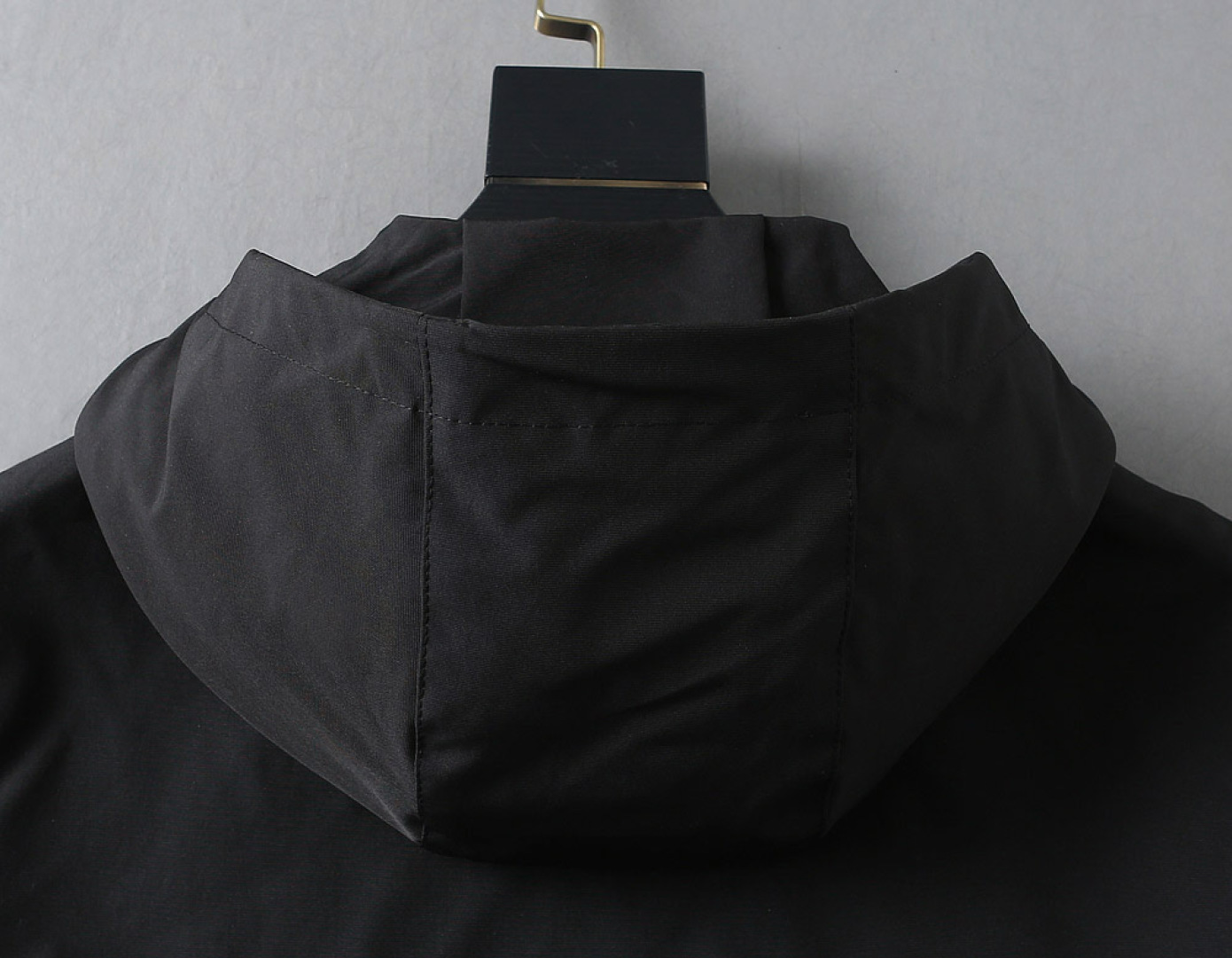 Hoodies & Sweatshirts