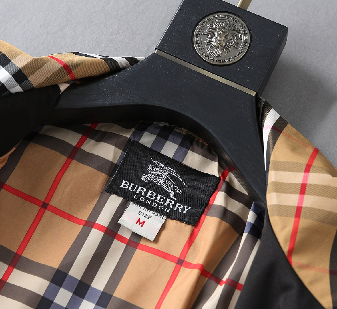 Hoodies & Sweatshirts