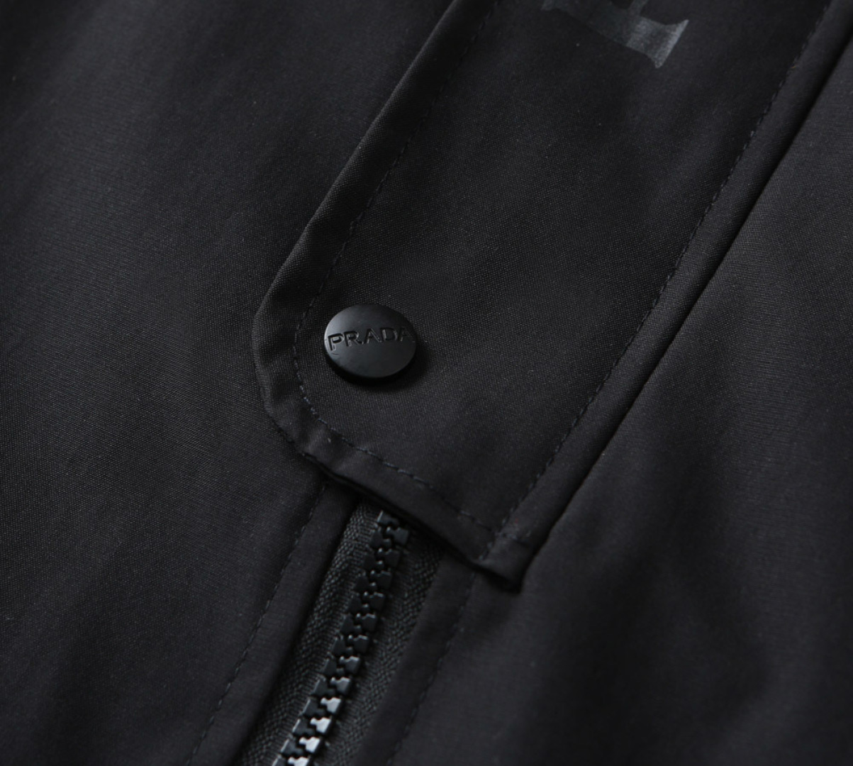 Hoodies & Sweatshirts