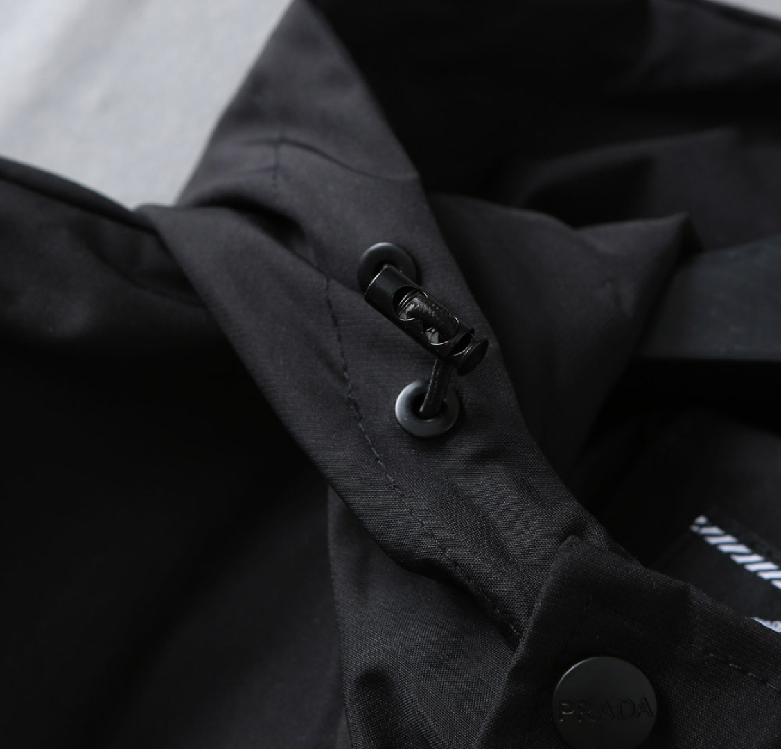 Hoodies & Sweatshirts