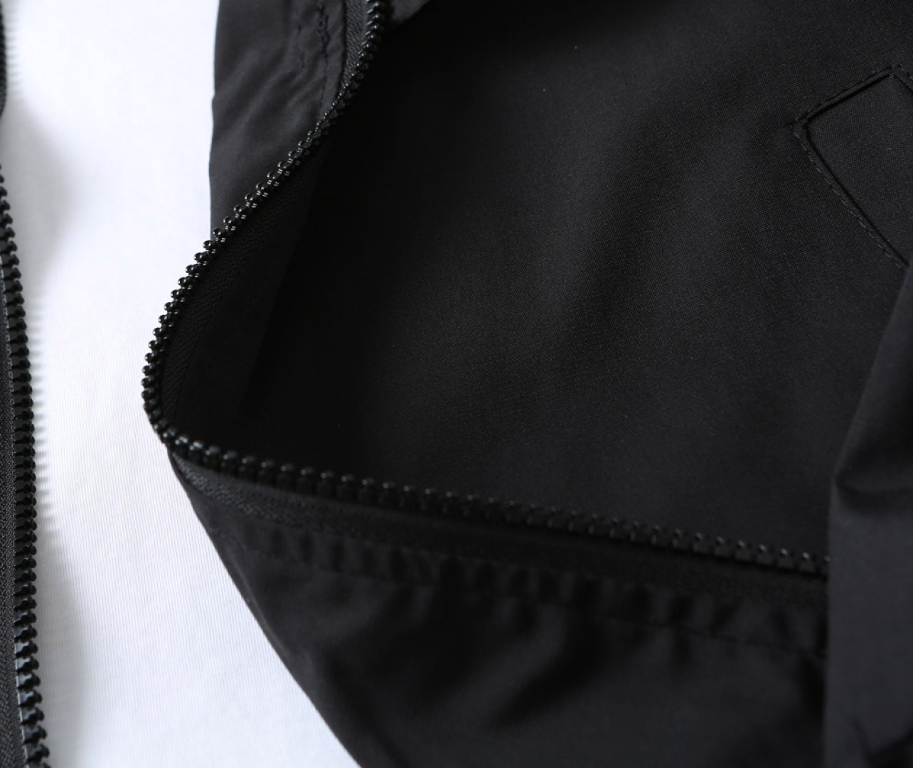 Hoodies & Sweatshirts