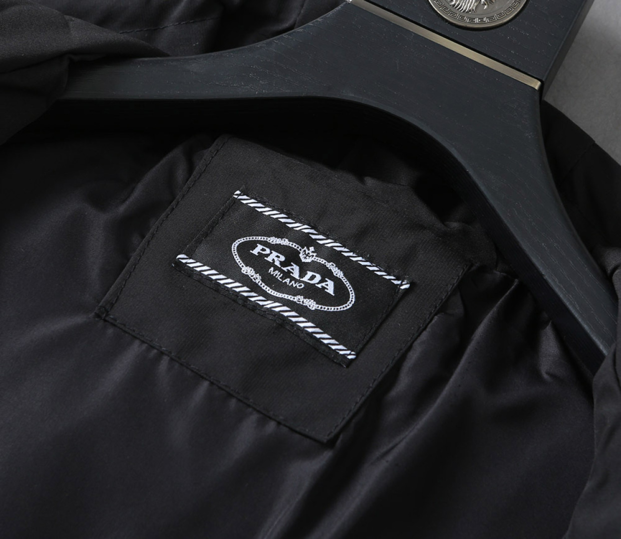 Hoodies & Sweatshirts