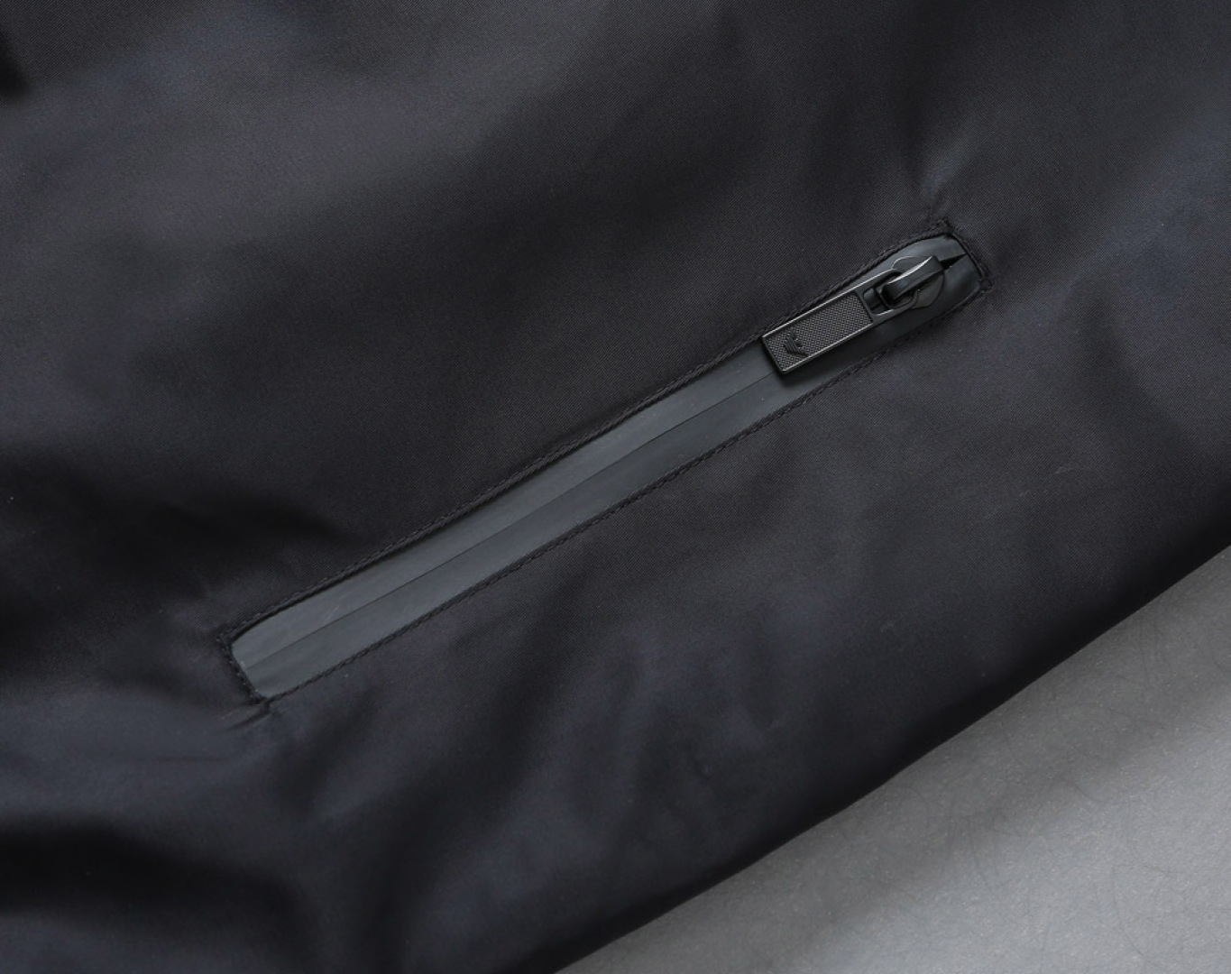 Hoodies & Sweatshirts